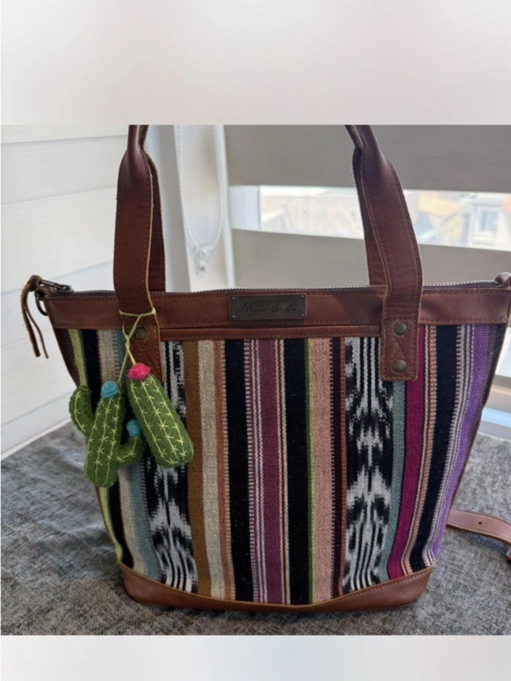 Nena & Co Medium Woven Tote Leather Trim Zip Top Shoulder Strap Dust Bag EUC - Picture 8 of 13